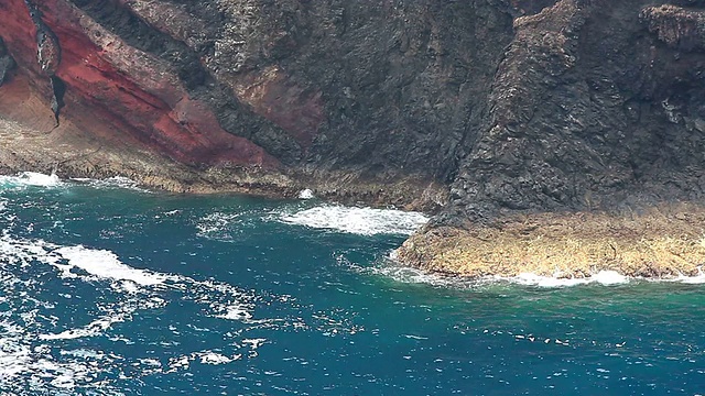 悬崖上的海浪视频素材