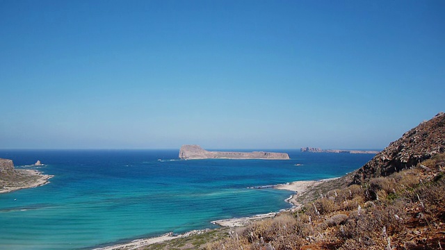 泻湖巴洛斯(Balos)和格兰沃萨岛的观点视频素材