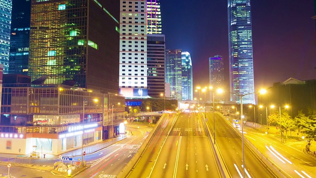 香港夜间繁忙交通的超短视频视频素材