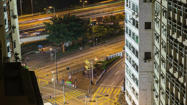 香港街道交通夜景与金龙视频下载