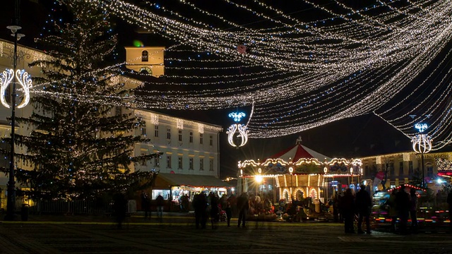 hermanstadt Transylvania Sibiu圣诞树夜时光流逝缩小视频素材