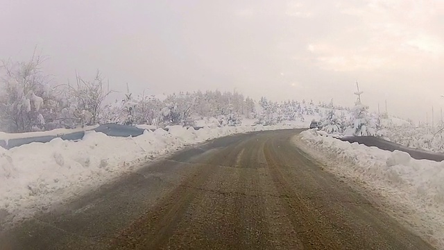 雪山乡村公路驾驶POV, gopro- Stock视频视频素材