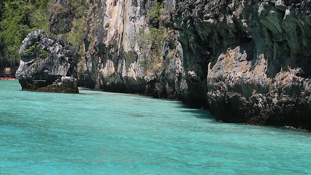 海盗洞穴视频下载