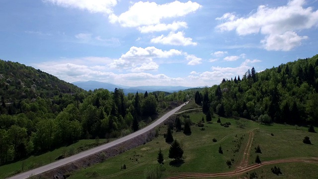 空中山路视频下载