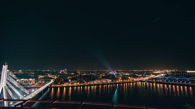 灯光节日期间里加天际线的夜晚时光流逝视频素材