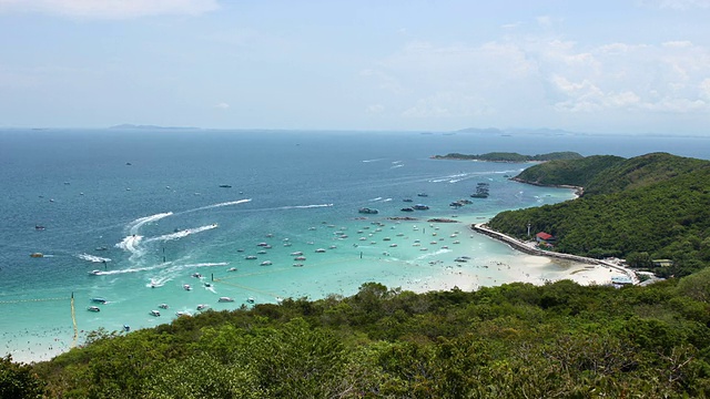 时间流逝:泰国春武里芭堤雅市拉恩岛热带海滩视频下载