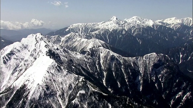 空中的尖阁山和周围的山脉视频素材