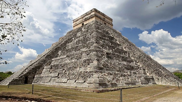 奇琴伊察的El Castillo (Kukulkan Temple)视频素材