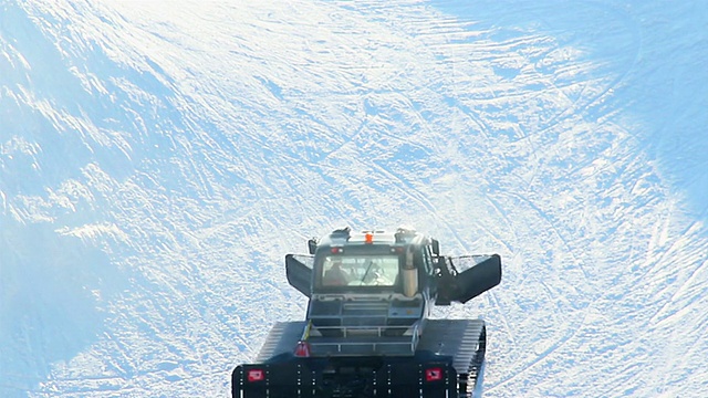 雪地清理员，滑雪道清理员，冬季奥运会视频素材