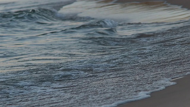 海滩上的波浪视频下载