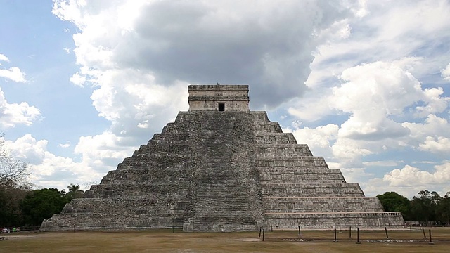 奇琴伊察的El Castillo (Kukulkan Temple)视频素材