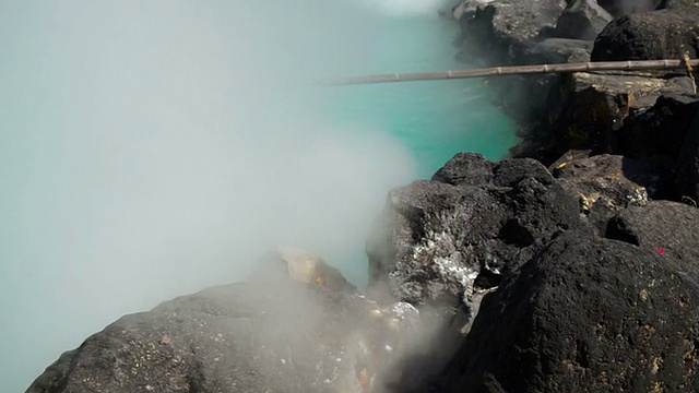 日本别府温泉开水视频素材