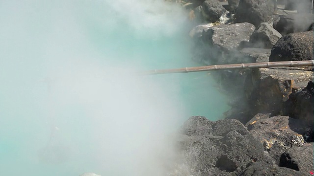 日本别府温泉开水视频素材