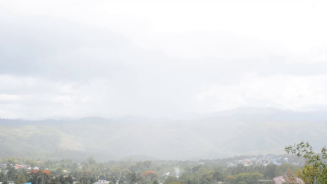 雨点落在山上视频下载