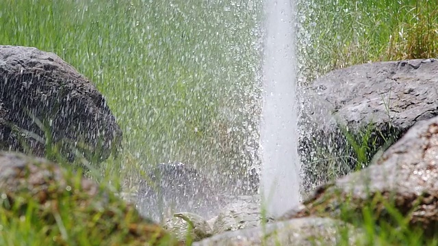 热水被推到空气中视频素材