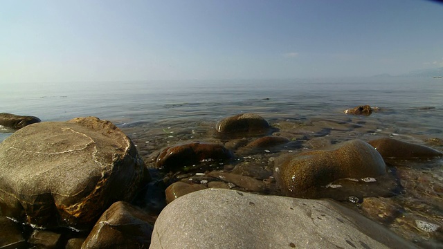 黑海海岸的野生石滩视频素材