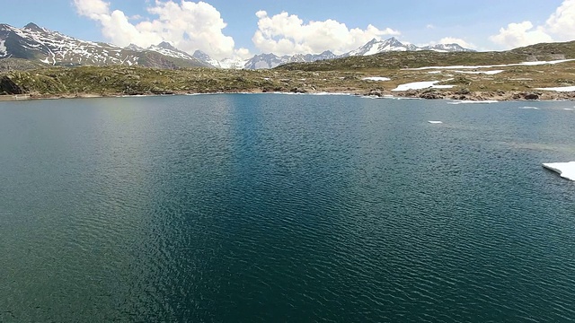 鸟瞰图Totensee, Grimselpass, Valais，瑞士视频素材