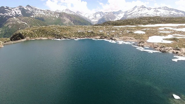 鸟瞰图Totensee, Grimselpass, Valais，瑞士视频素材