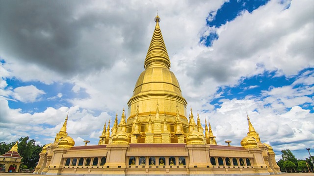 泰国兰汶布塔府怀汤姆寺金塔斯里永猜(盘拍)视频素材