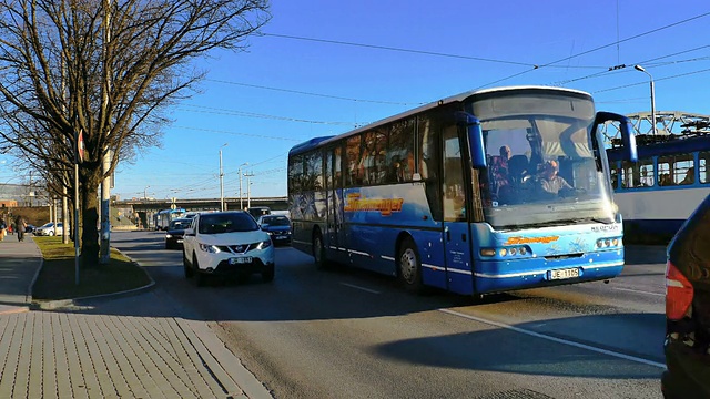 模糊的交通堵塞在城市，道路，高峰时间视频素材