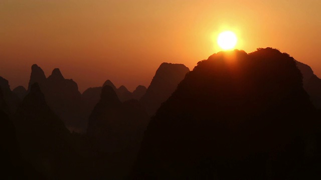 夕阳在山视频下载