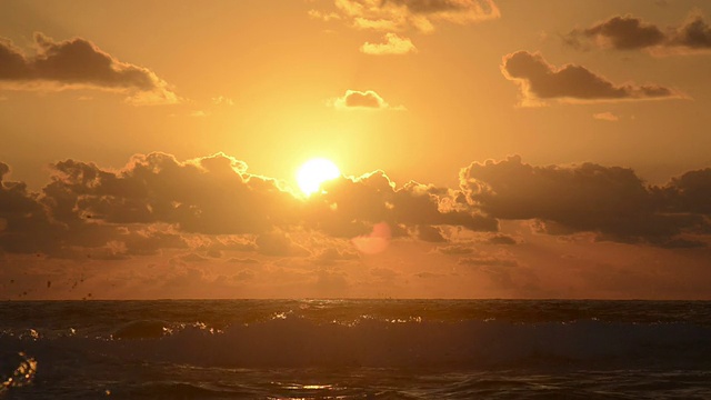 海上日出视频素材