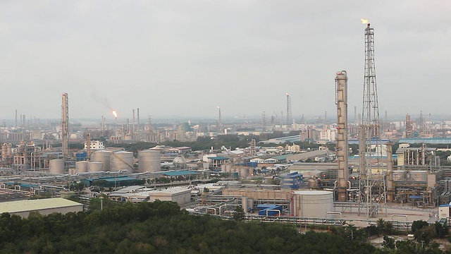 石油石化工厂夜景视频素材