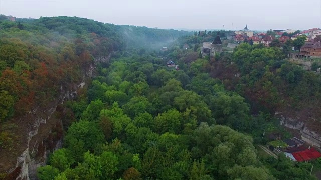 卡梅内克-波多尔斯基峡谷的航拍照片视频素材