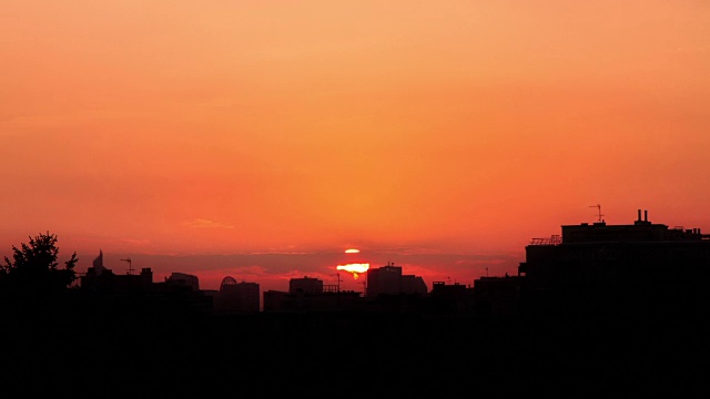 夕阳下的城市天际线，巴黎视频下载