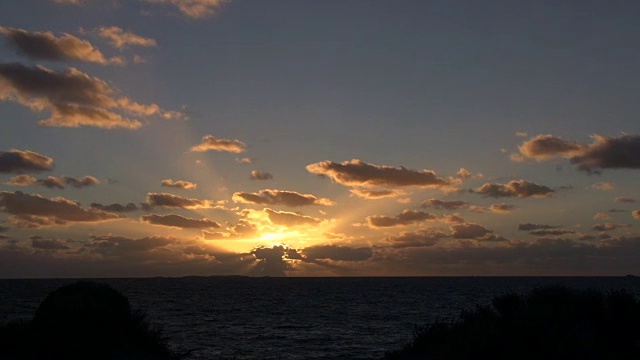 时光流逝，珊瑚湾日落视频素材