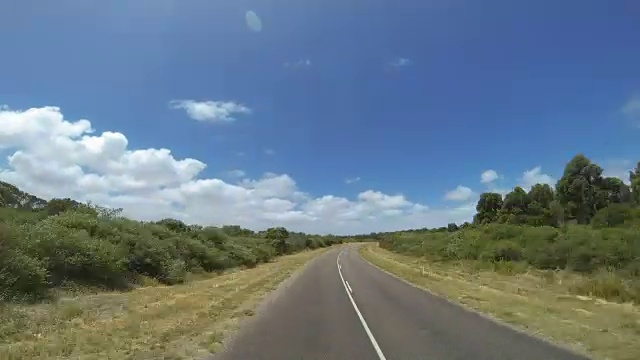 沿乡村景观的空路视频素材