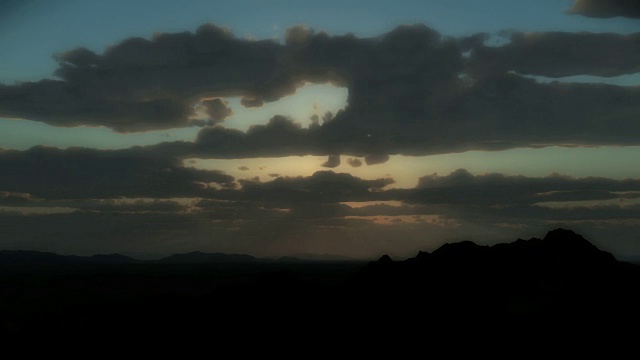 夕阳在山视频素材