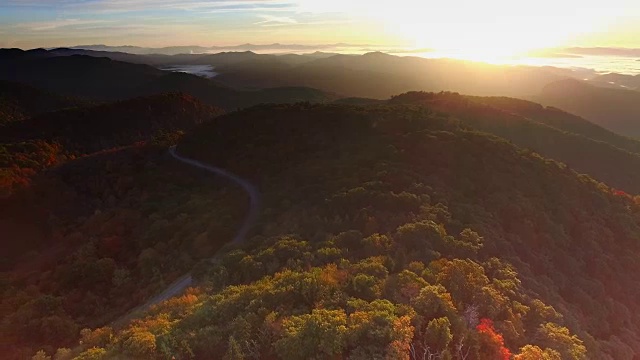 空中日出蓝岭山脉秋季视频素材