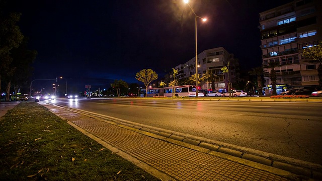 夜晚城市交通时间流逝摄影视频素材