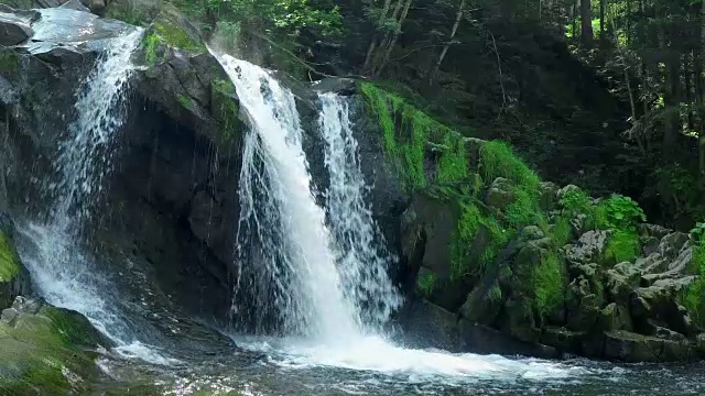 小瀑布景观视频素材