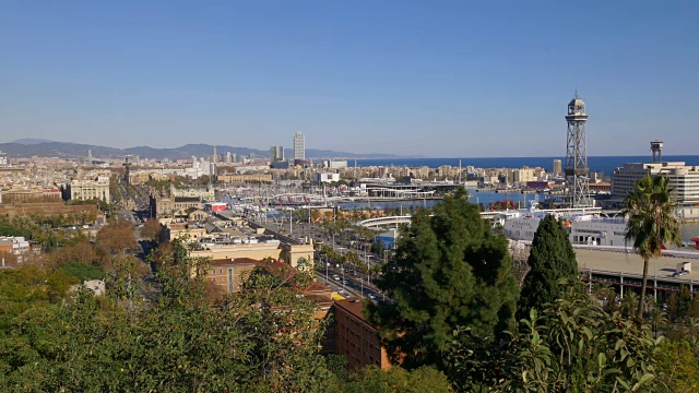 晴朗的一天巴塞罗那港，全景4k西班牙视频素材