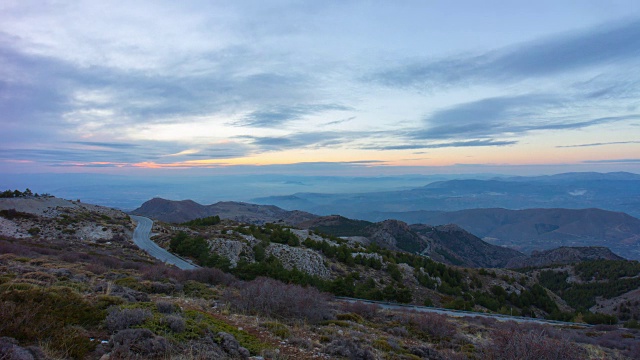 日落西班牙山部分内华达山脉路附近4k时间流逝视频素材