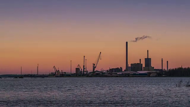 日落时港口的时间流逝视频素材