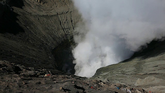 印度尼西亚东爪哇的布罗莫火山的创造者视频素材