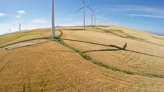 大型风电场，鸟瞰图视频素材