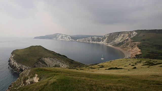 英国多塞特海岸鲁尔沃斯湾以东的Worbarrow湾视频素材