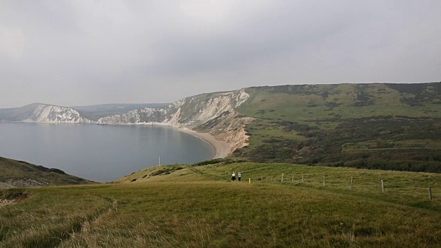 英国多塞特海岸鲁尔沃斯湾以东的Worbarrow湾视频素材