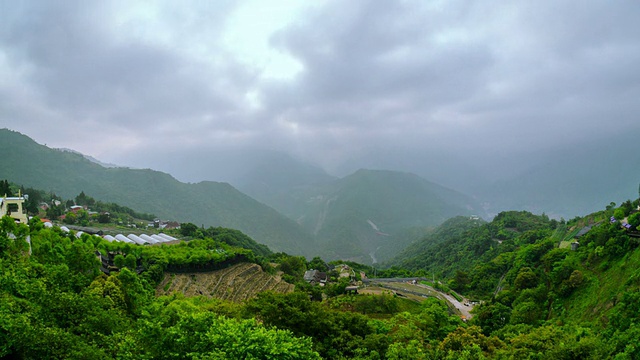 山和云与神射线阳光视频素材