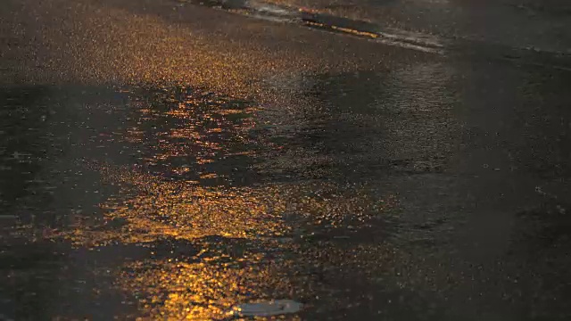 市区大雨，慢镜头视频素材