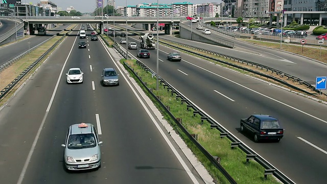 时光流逝中的城市公路视频素材