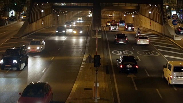 夜间道路交通的高角度视野视频素材