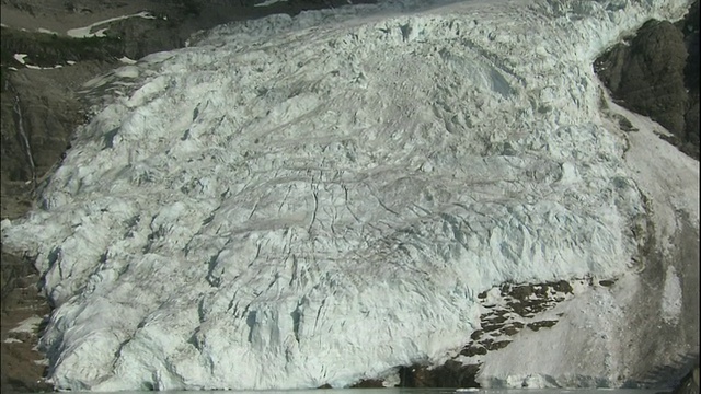 倾斜长度的Berg冰川到Berg湖，罗布森山，加拿大落基山脉公园，加拿大视频素材