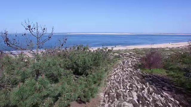 从空中俯瞰法国阿卡松的皮拉特沙丘视频下载