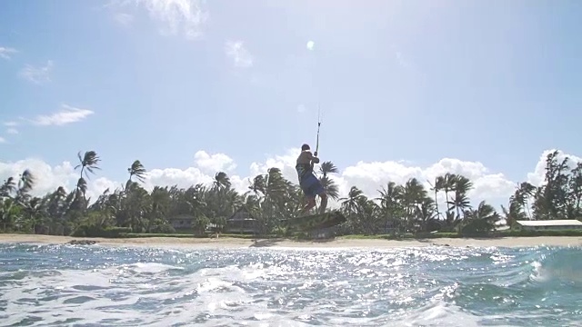 夏日海上风筝冲浪，极限运动视频素材