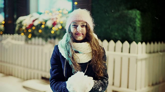 冬季圣诞女孩。白雪公主视频素材